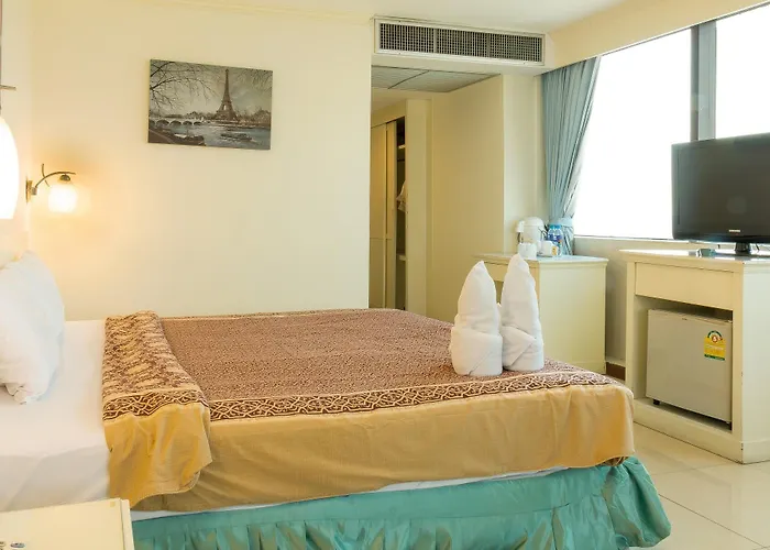 Bay Srinakarin 4*