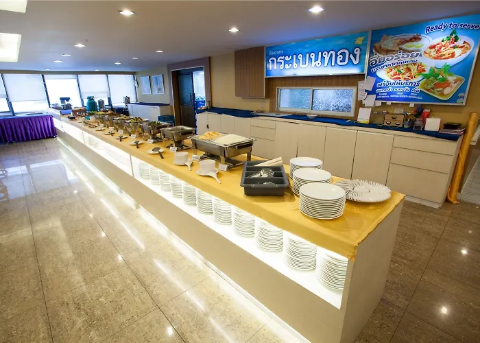 Bay Srinakarin Hotel 4*