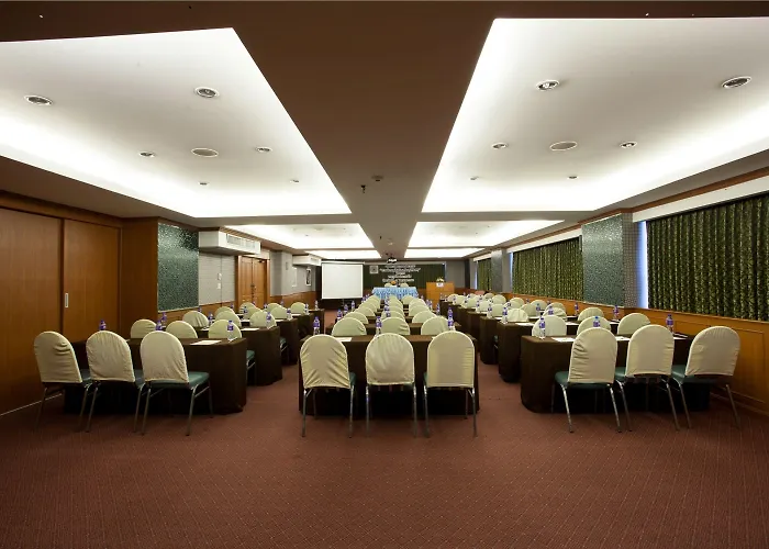 Bay Srinakarin Hotel 4*