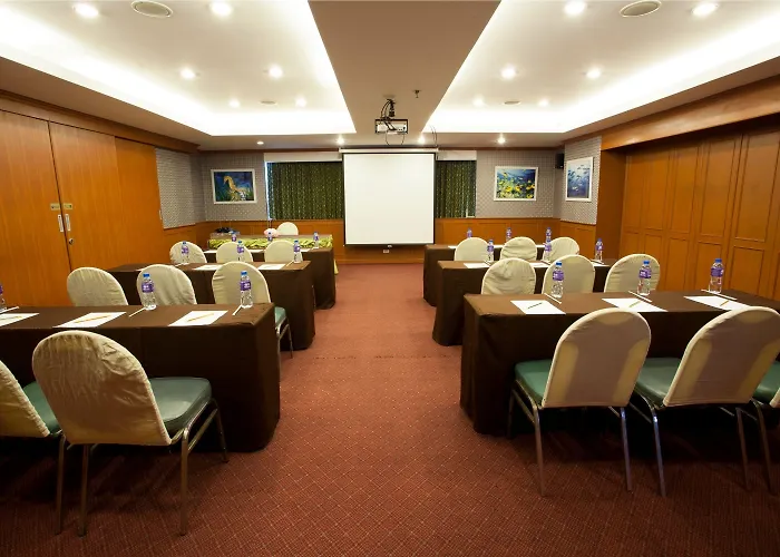 Hotel Bay Srinakarin 4*