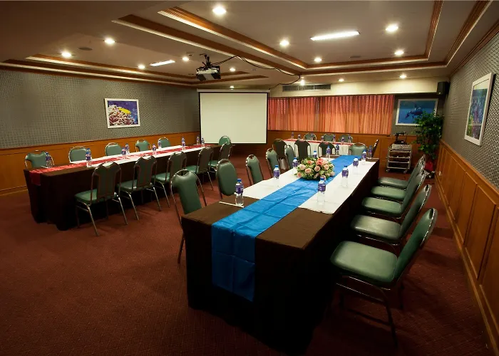 Bay Srinakarin Hotel 4*
