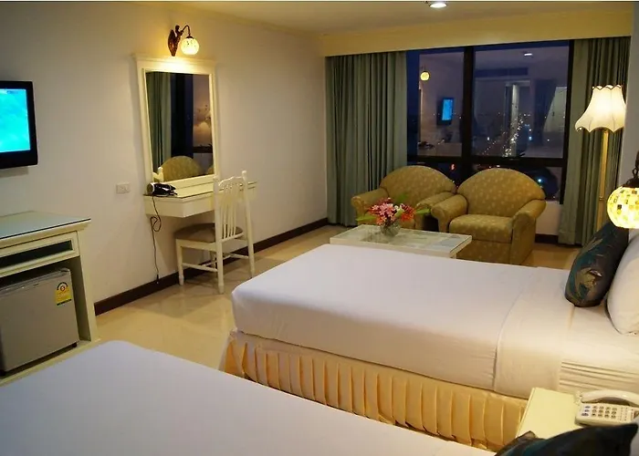Bay Srinakarin Hotel