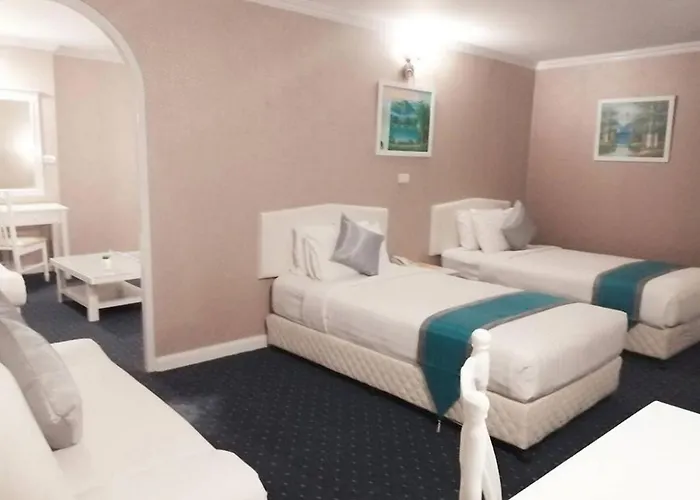 Bay Srinakarin Hotel 4*